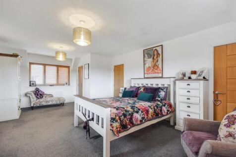 Bedroom 1_3.jpeg