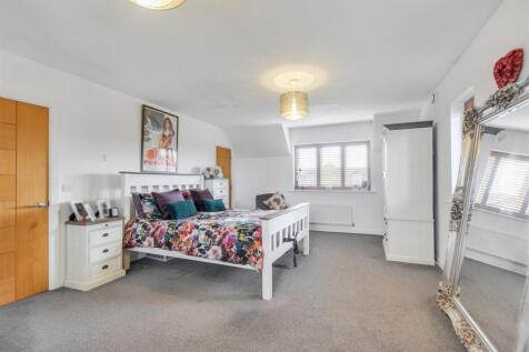 Bedroom 1_1.jpeg