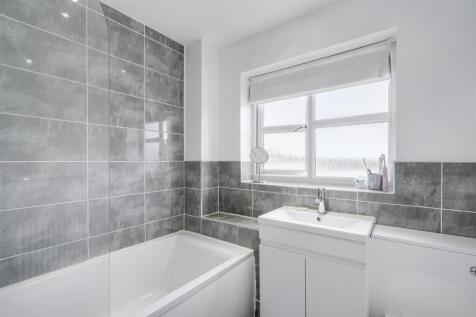 Bathroom 1_1.jpeg