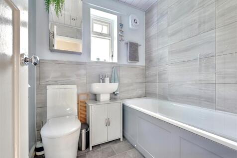 Bathroom_1.jpeg