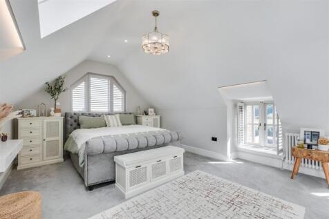 Bedroom 1_14.jpeg
