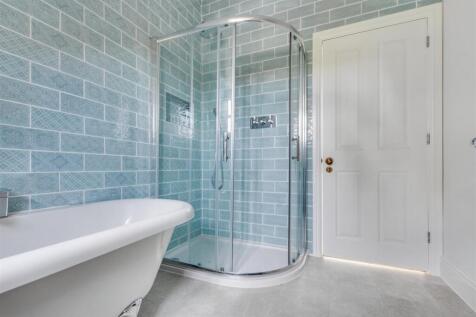 Bathroom_2.jpeg