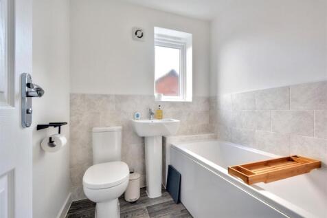 Bathroom_1.jpeg