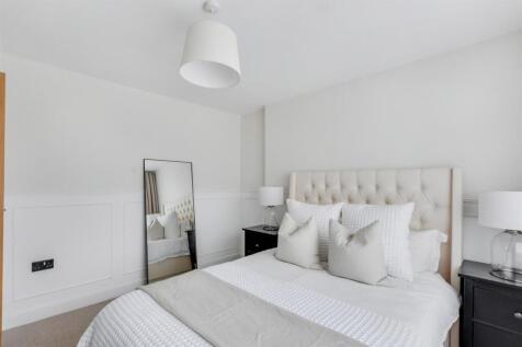 Bedroom 1_2.jpeg