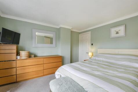 Bedroom 1_3.jpeg