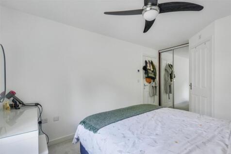 Bedroom 1_3.jpeg