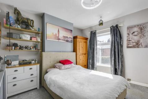 Bedroom 1_1.jpeg