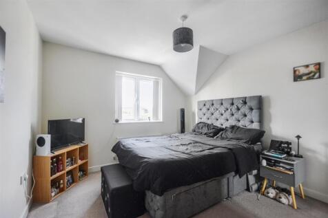 Bedroom 1_1.jpeg