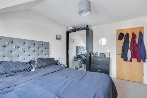 Bedroom 1_2.jpeg