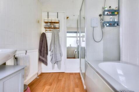 Bathroom_2.jpeg