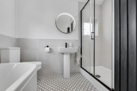 Bathroom_2.jpeg
