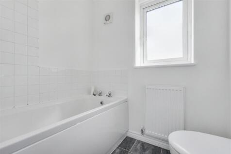Bathroom_3.jpeg