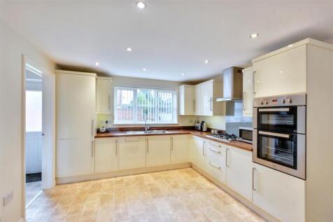 Kitchen_1.jpeg