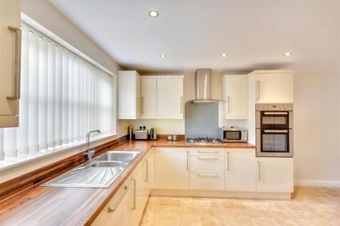 Kitchen_2.jpeg