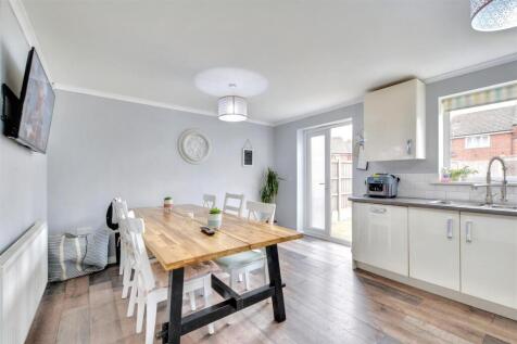 Kitchen_2.jpeg
