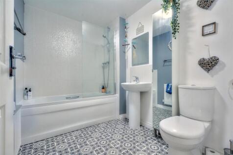 Bathroom_1.jpeg