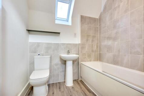 Second Floor Bathroom.jpeg