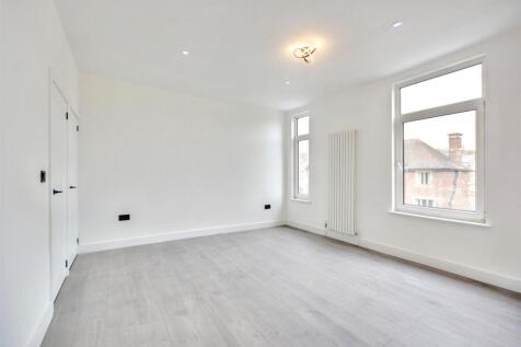 Bedroom 1_2.jpeg