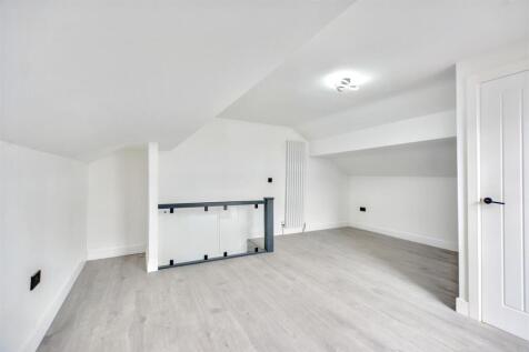 Bedroom 4_2.jpeg