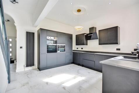 Kitchen_2.jpeg