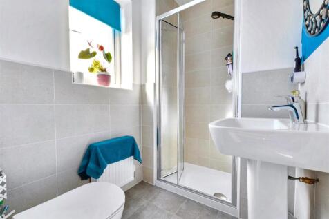 Ensuite.jpeg
