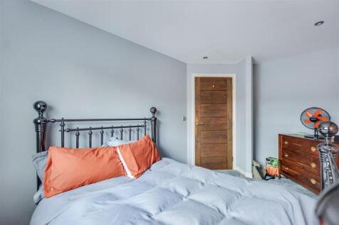 Bedroom 1_2.jpeg