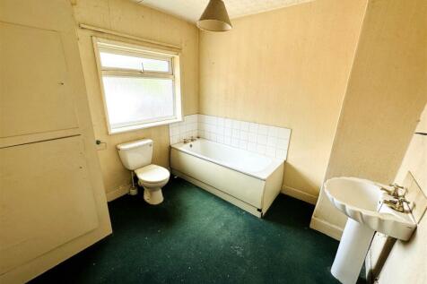 Bathroom.jpg