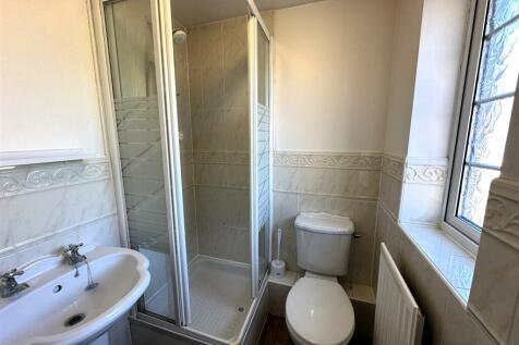ensuite.jpg