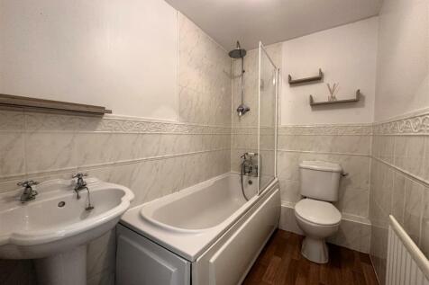 Bathroom.jpg