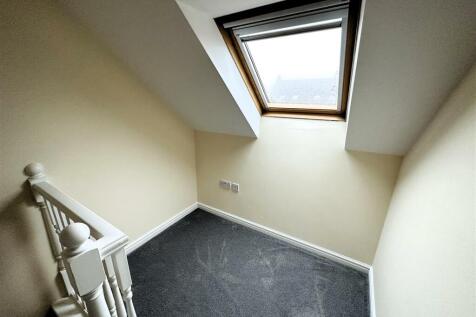 2nd floor landing.jpg