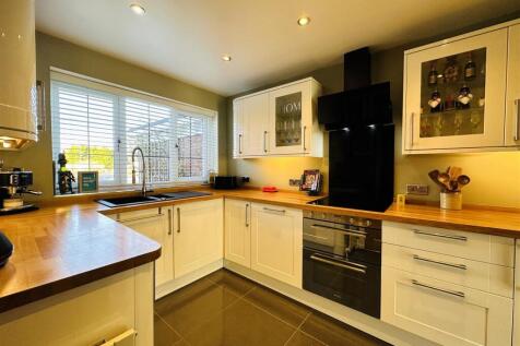 Kitchen1.jpg