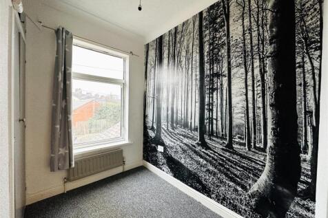 Bedroom two.jpg