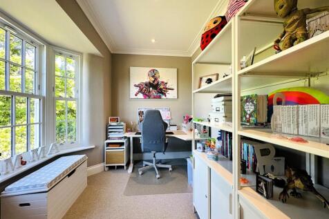 Bedroom 5/Study
