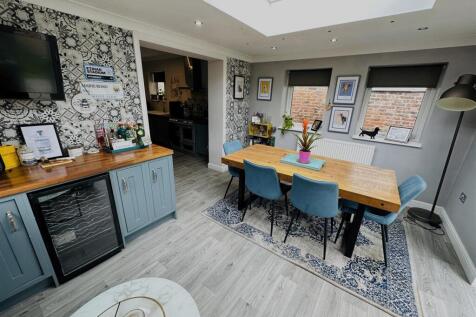Dining / Garden Room