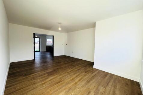 Lounge1.jpg