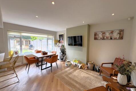 Dining Area.jpg
