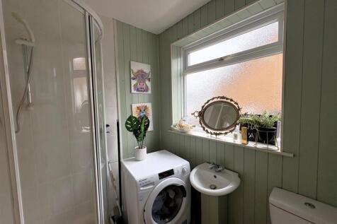Shower room.jpg
