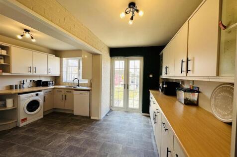 kitchen 2.jpg
