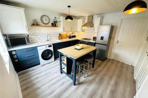 Kitchen2.jpg
