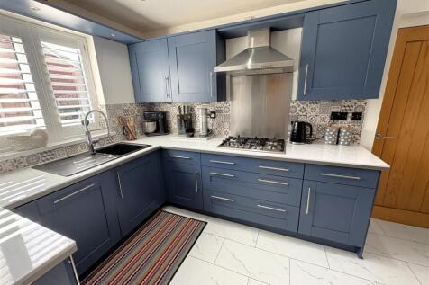 Kitchen3.jpg
