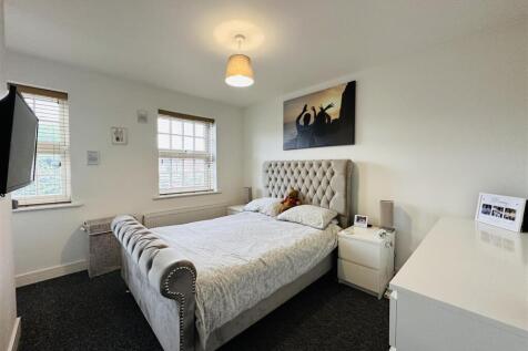 bed 1.jpg