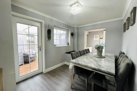 Dining Room.jpg