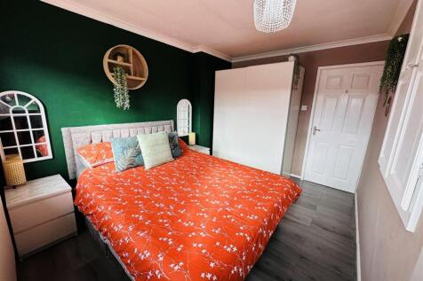 Bed1.2.jpg