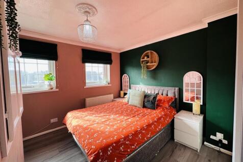 Bed1.jpg