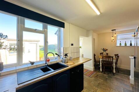 kitchen 3.jpg