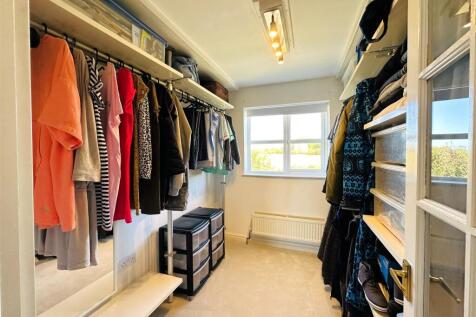 dressing room.jpg