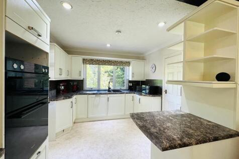 kitchen .jpg