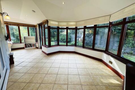 garden room 2 .jpg