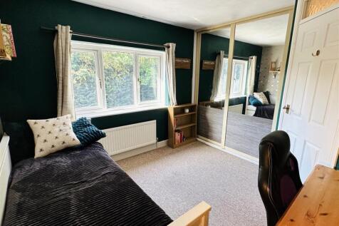 bedroom 3.jpg