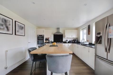 Living/Dining Kitchen